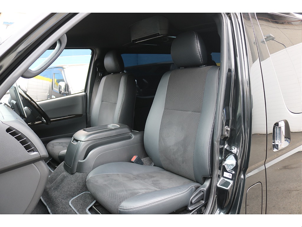 ダークプライムⅡ専用ハーフレザーシート！