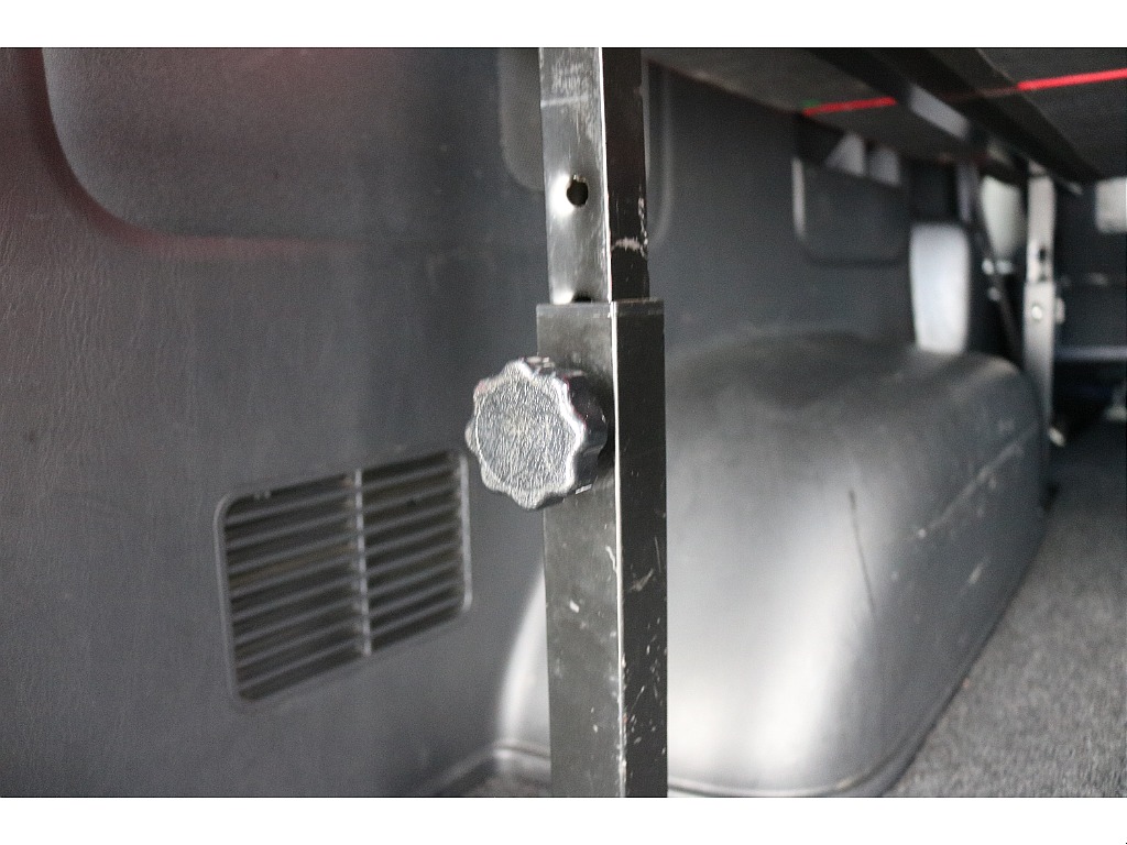 ベッドは高さ調整可能です！