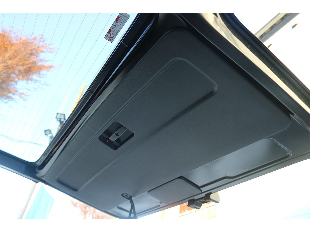 リアゲート内張りも綺麗です！