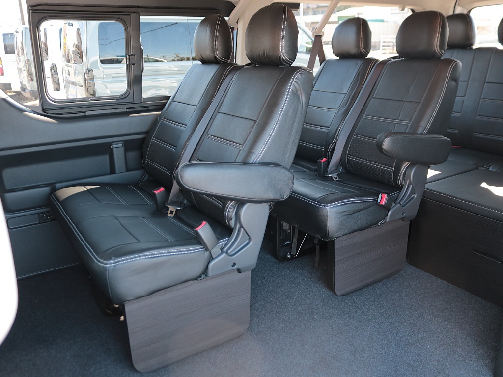 ２，３列目シート！