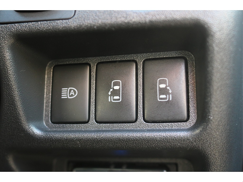 両側パワースライドドア！