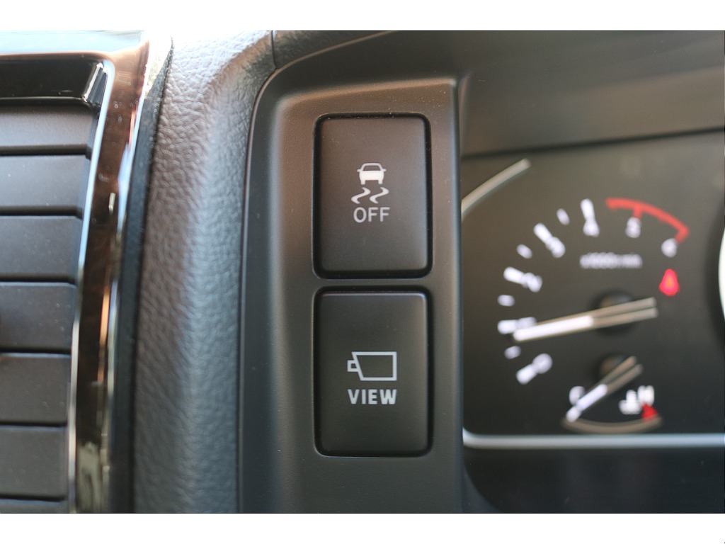 トラクションコントロール、パノラミックビューモニター！