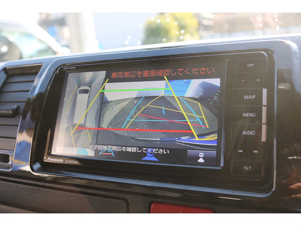 バックカメラ＆パノラミックビューモニター連動！