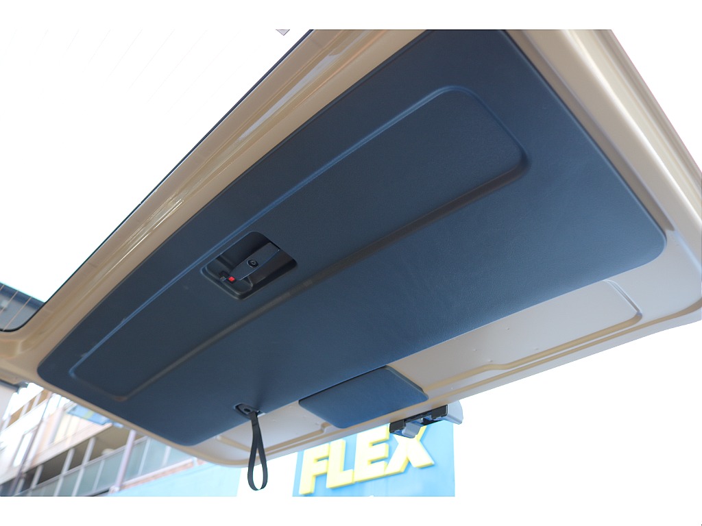 リアゲート内張りも綺麗です！