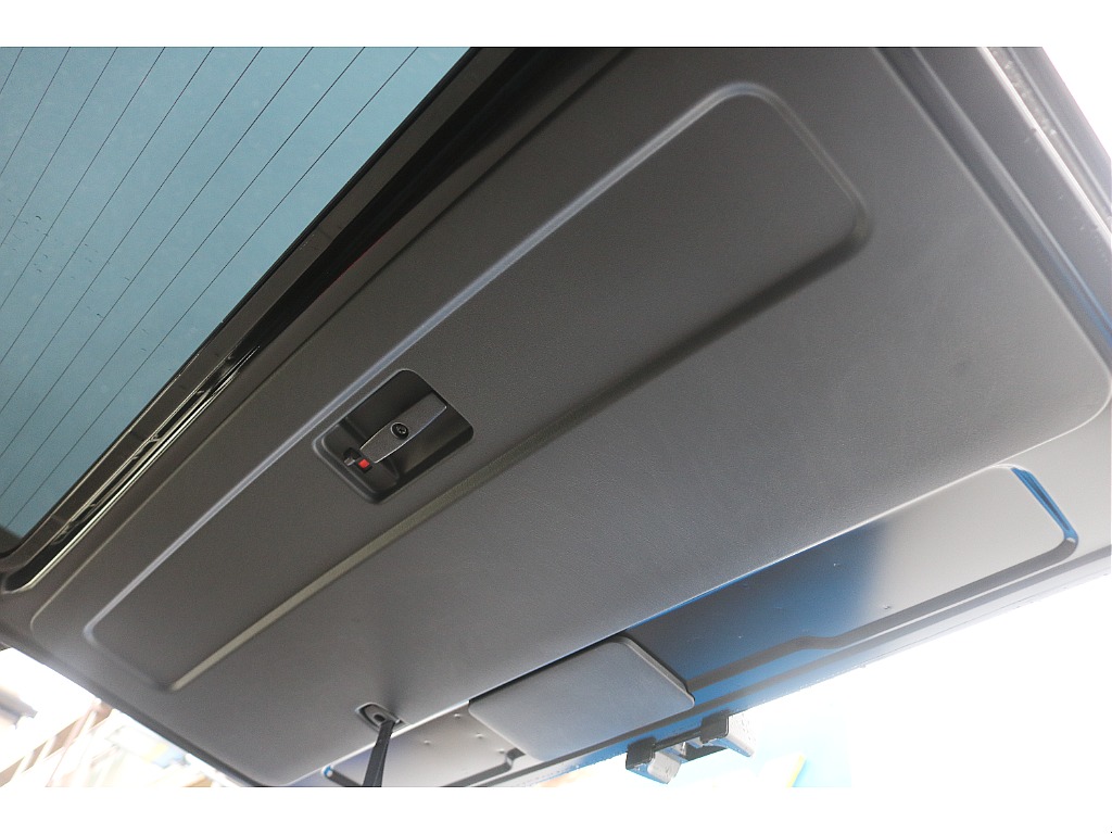 リアゲート内張りも綺麗です！