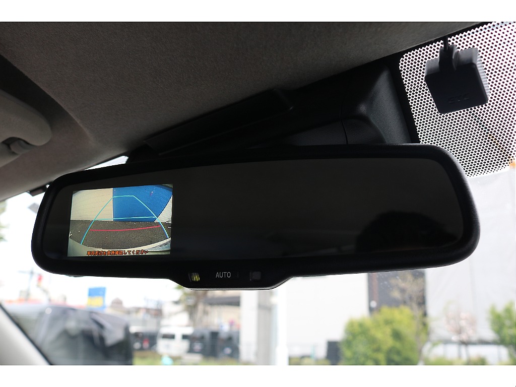 バックカメラ付き自動防眩ミラー！