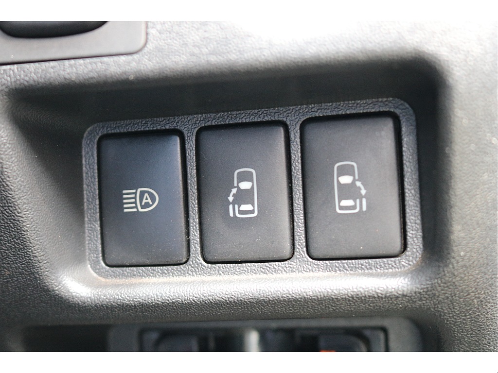 両側パワースライドドア！