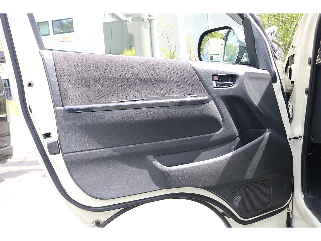 ドア内張りも綺麗です！