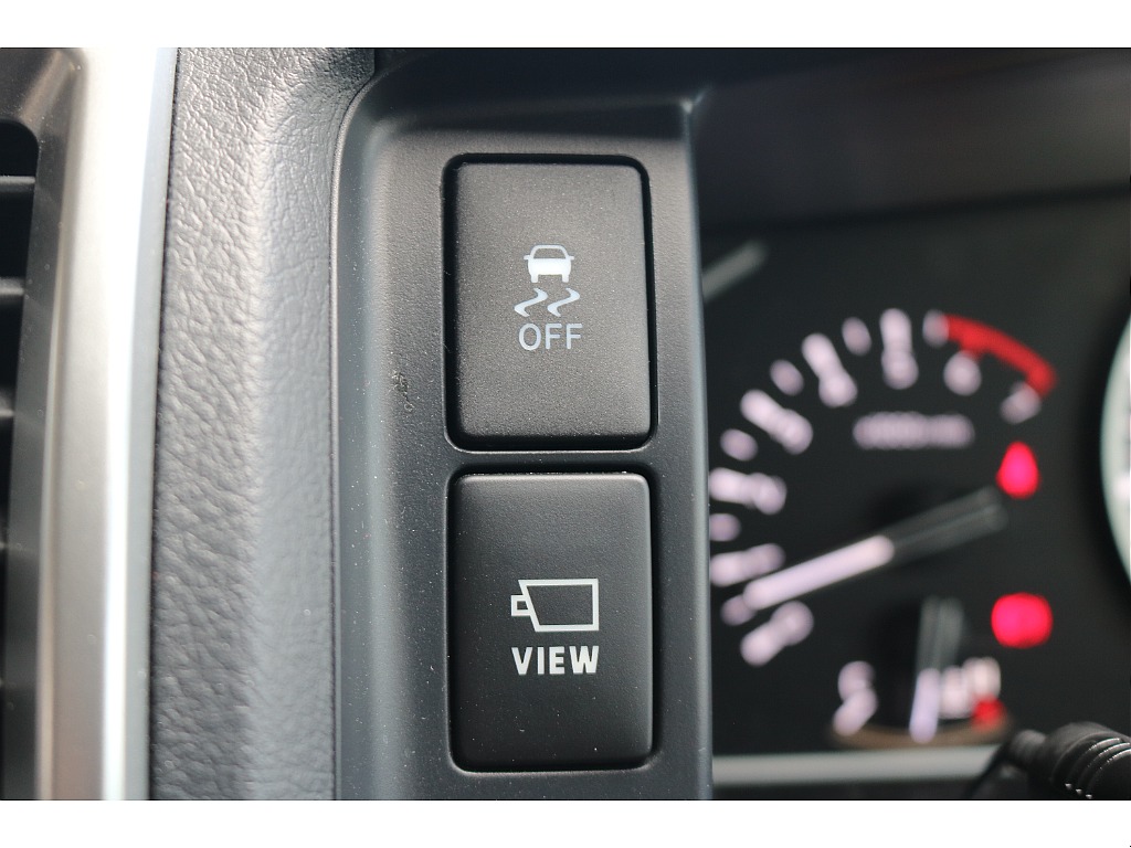 トラクションコントロール、パノラミックビューモニター！