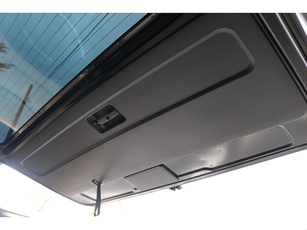 リアゲート内張りも綺麗です！