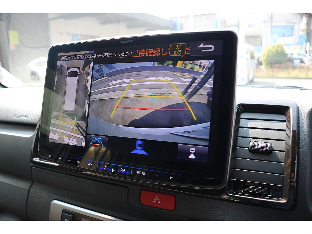 バックカメラ＆パノラミックビューモニター連動！