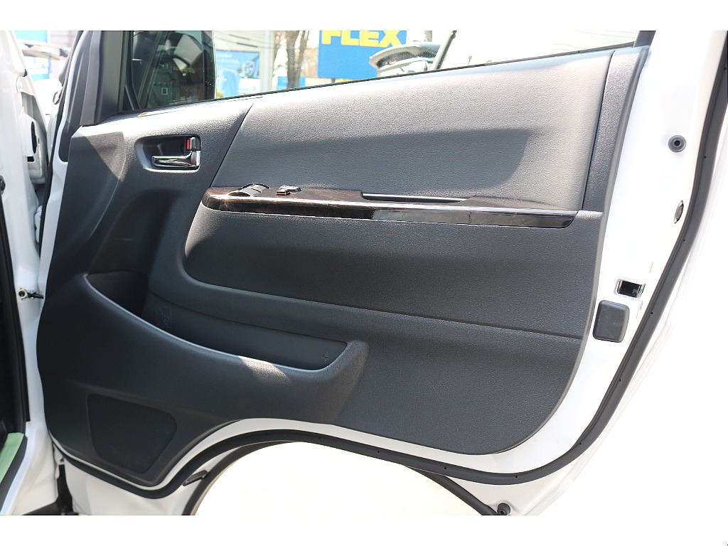 ドア内張りも綺麗です！