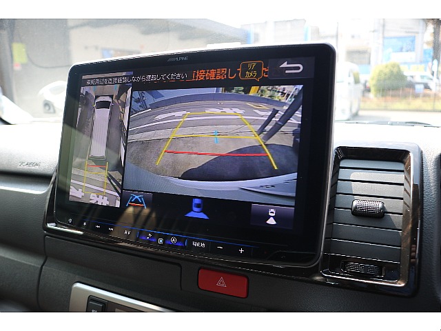 バックカメラ＆パノラミックビューモニター連動！