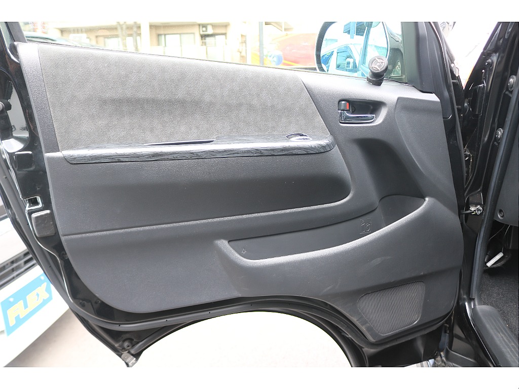 ドア内張りも綺麗です！