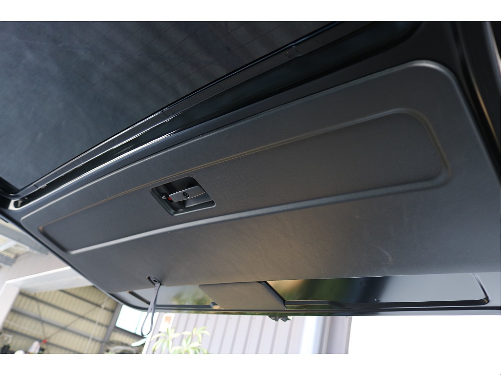 リアゲート内張りも綺麗です！