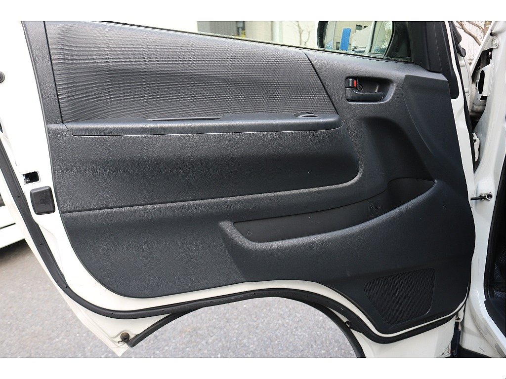 ドア内張りも綺麗です！