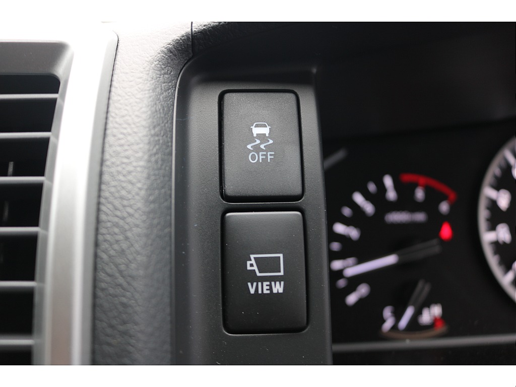 トラクションコントロール、パノラミックビューモニター！