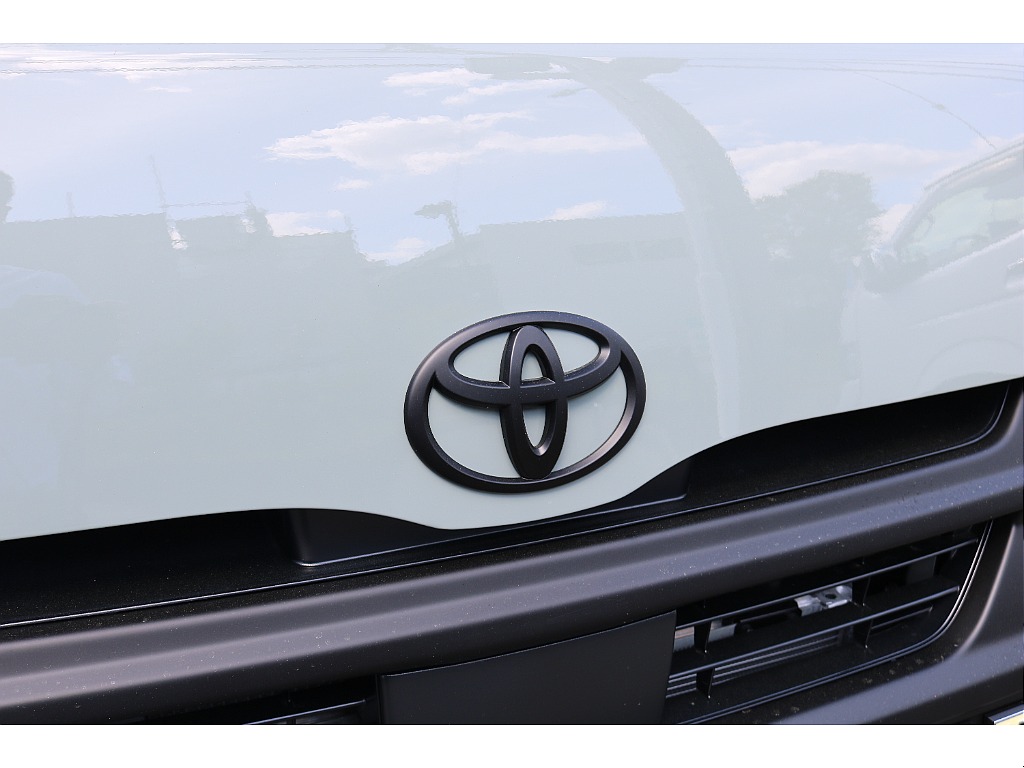 フロントエンブレムマッドブラック塗装！