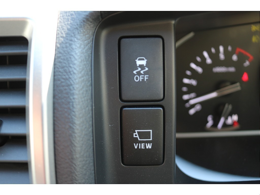 トラクションコントロール、パノラミックビューモニター！