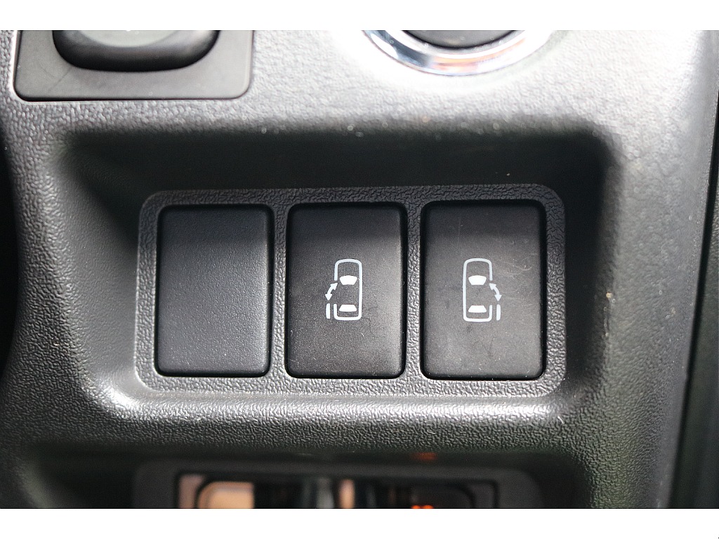 両側パワースライドドア！