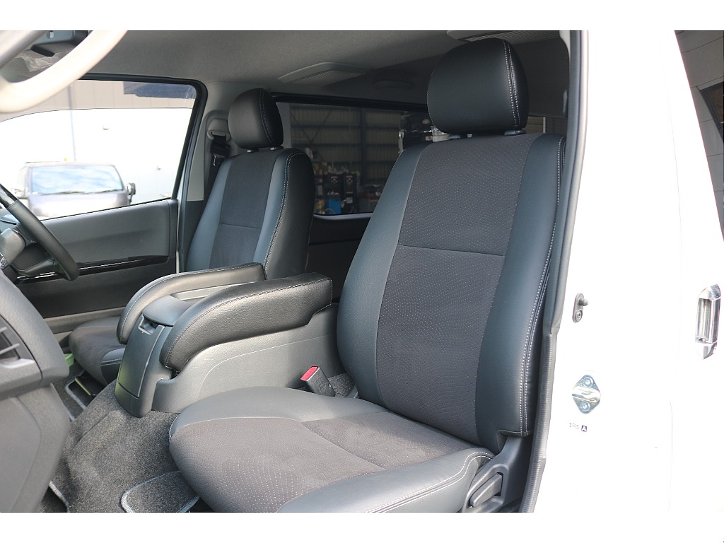 ダークプライム専用ハーフレザーシート！