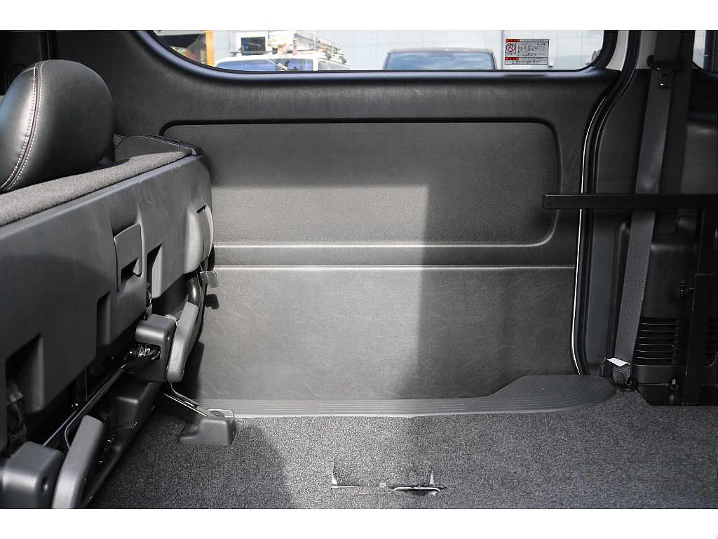 スライドドア内張りも綺麗です！