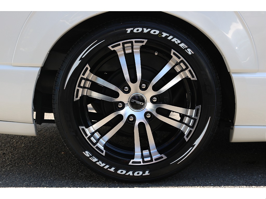 新品TOYO H30 18インチアルミ×DELF02 18インチアルミ！