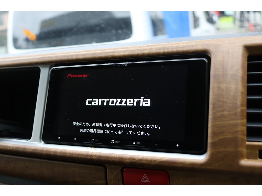新品カロッツェリア7インチナビ！