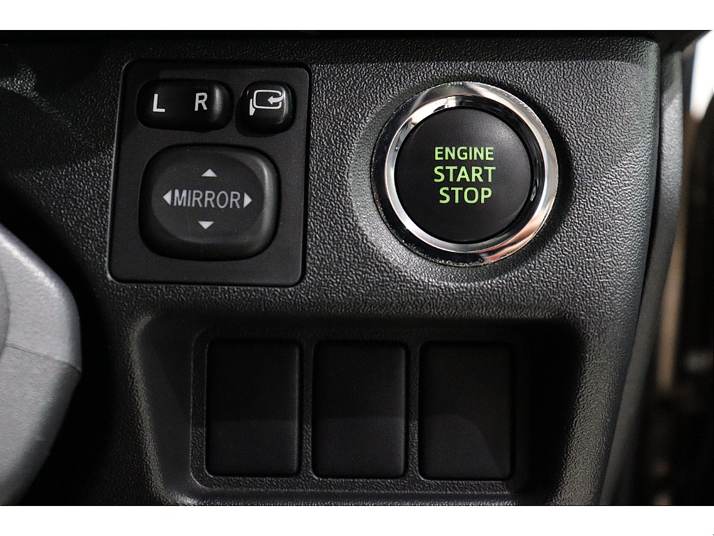 トヨタ ハイエースバン(28枚目)