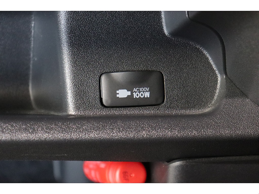 トヨタ ハイエースバン(32枚目)