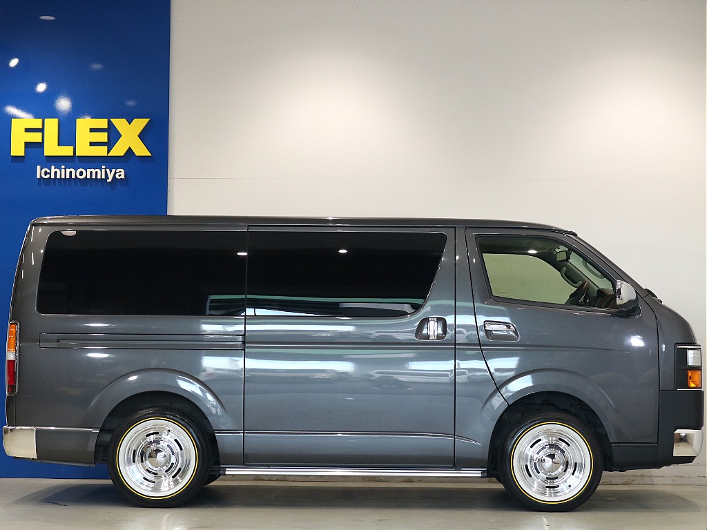 トヨタ ハイエースバン(8枚目)