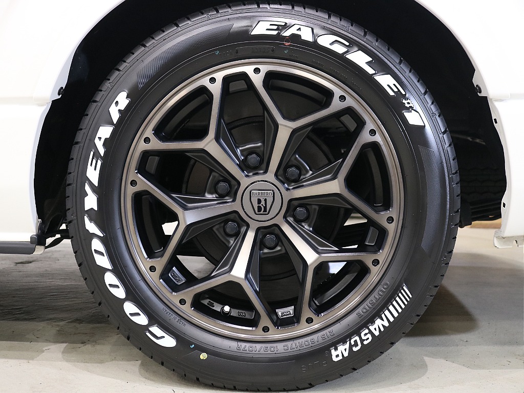 BARUBERO STYLING HEX/グッドイヤーナスカータイヤ17インチ