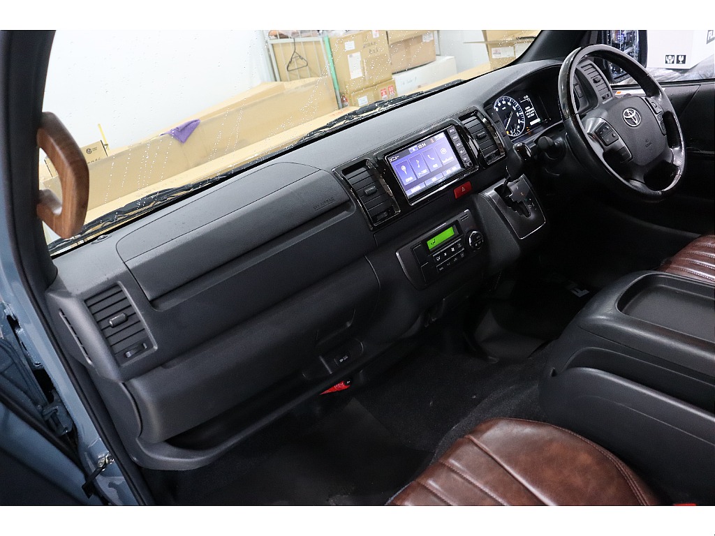 トヨタ ハイエースバン(15枚目)