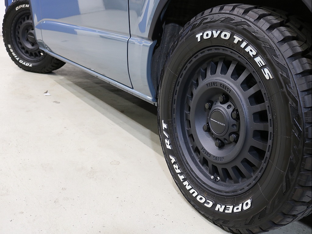 トヨタ ハイエースバン(4枚目)