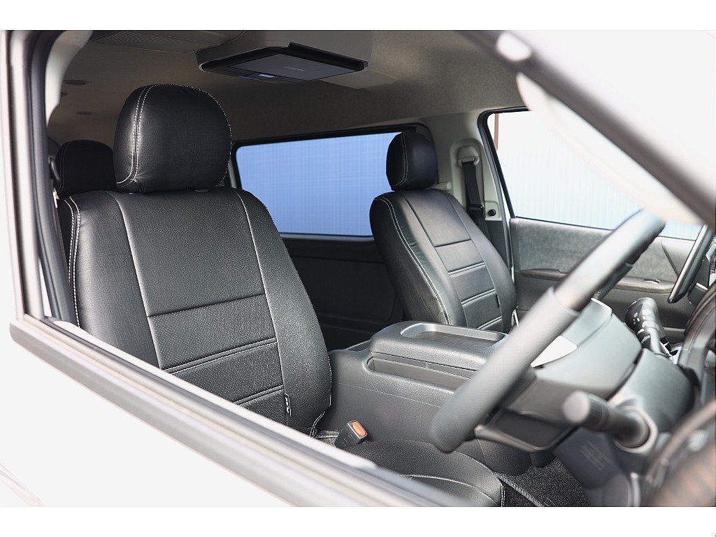 トヨタ ハイエース(4枚目)