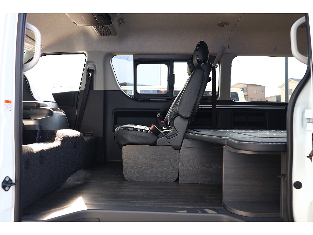 トヨタ ハイエース(6枚目)