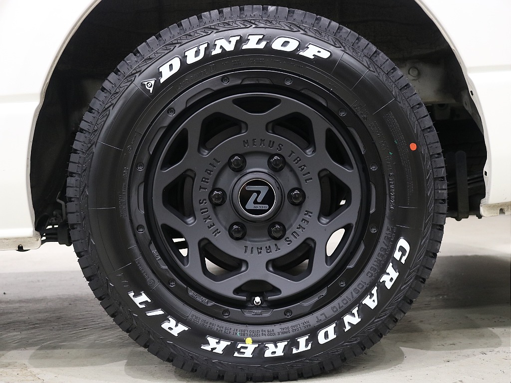 ネクサストレイルNT1 17インチホイール/ダンロップ グランドトレック