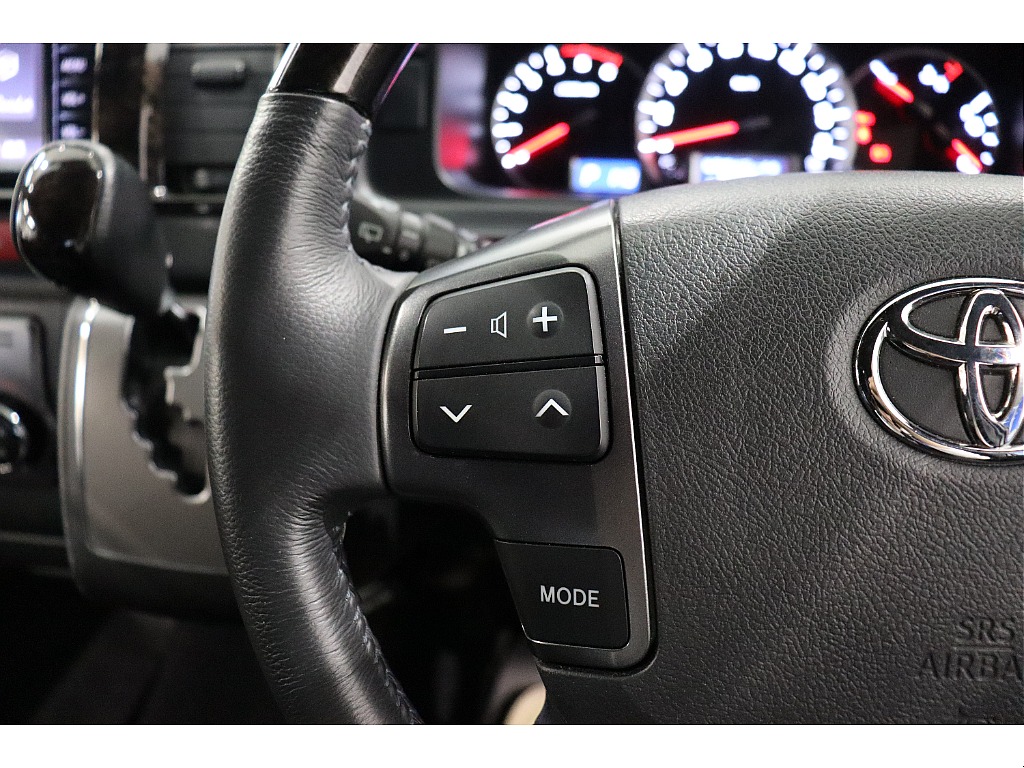 トヨタ ハイエースバン(33枚目)