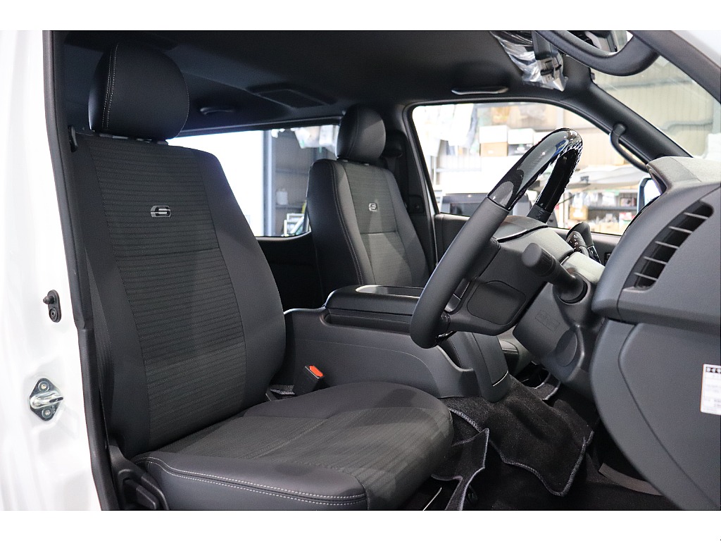 トヨタ ハイエースバン(14枚目)