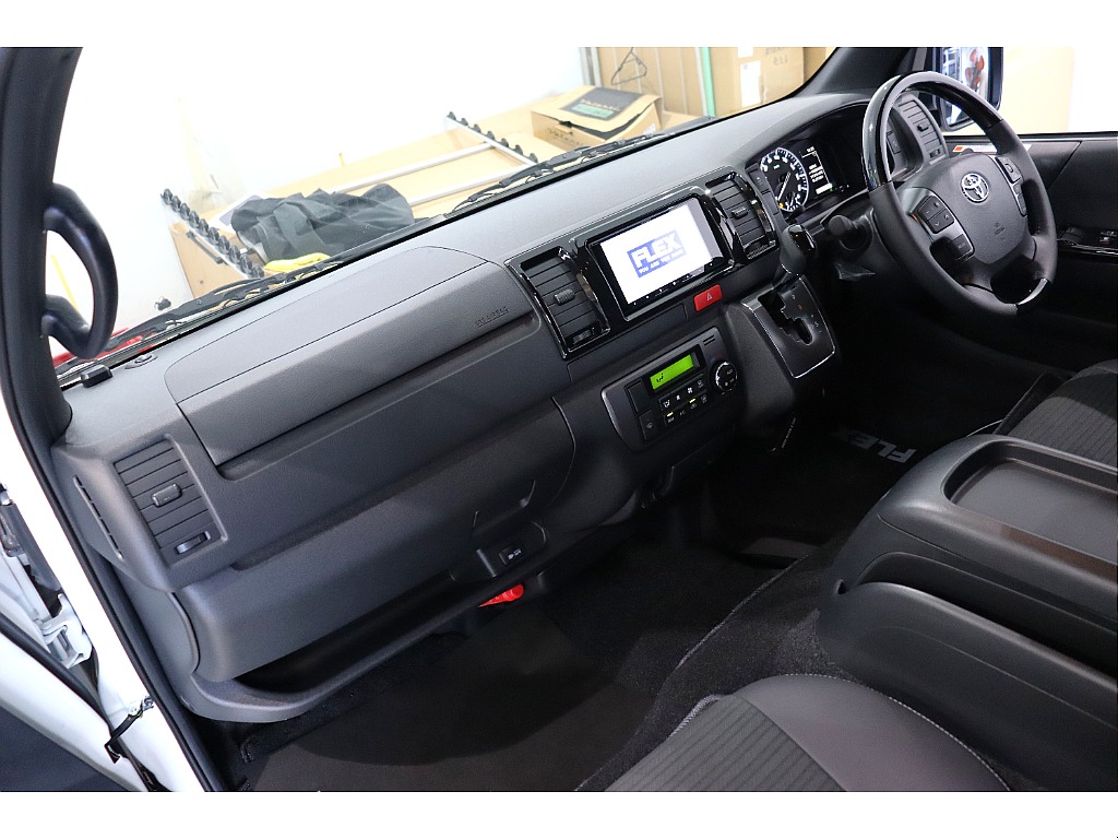 トヨタ ハイエースバン(15枚目)