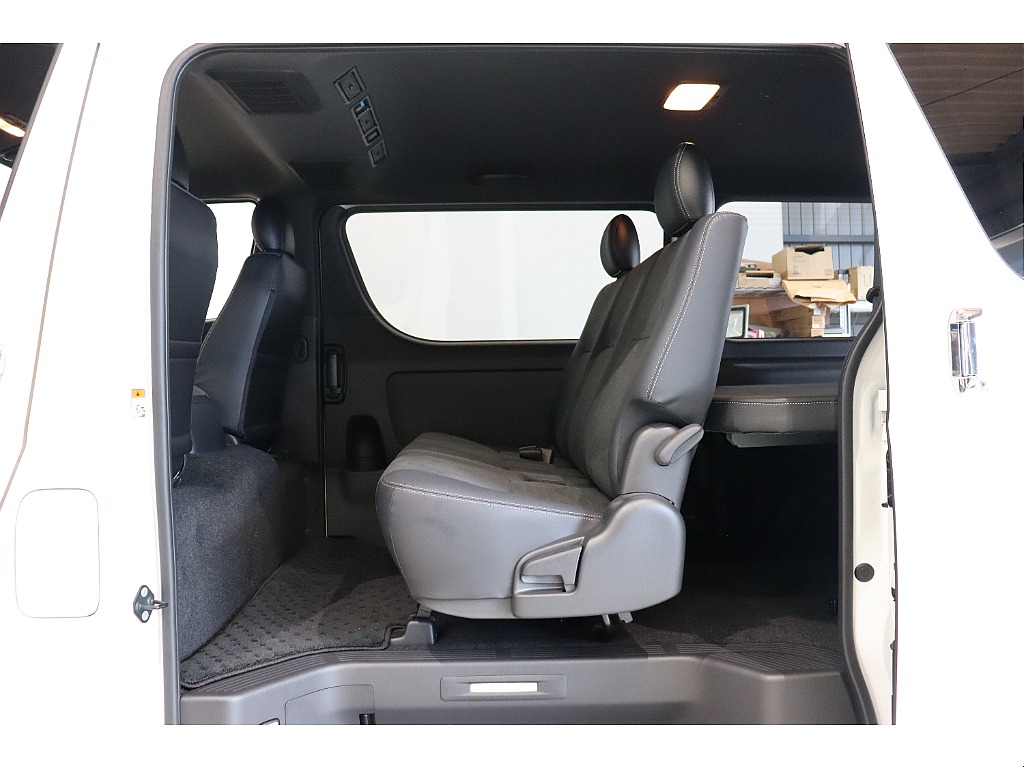 トヨタ ハイエースバン(18枚目)