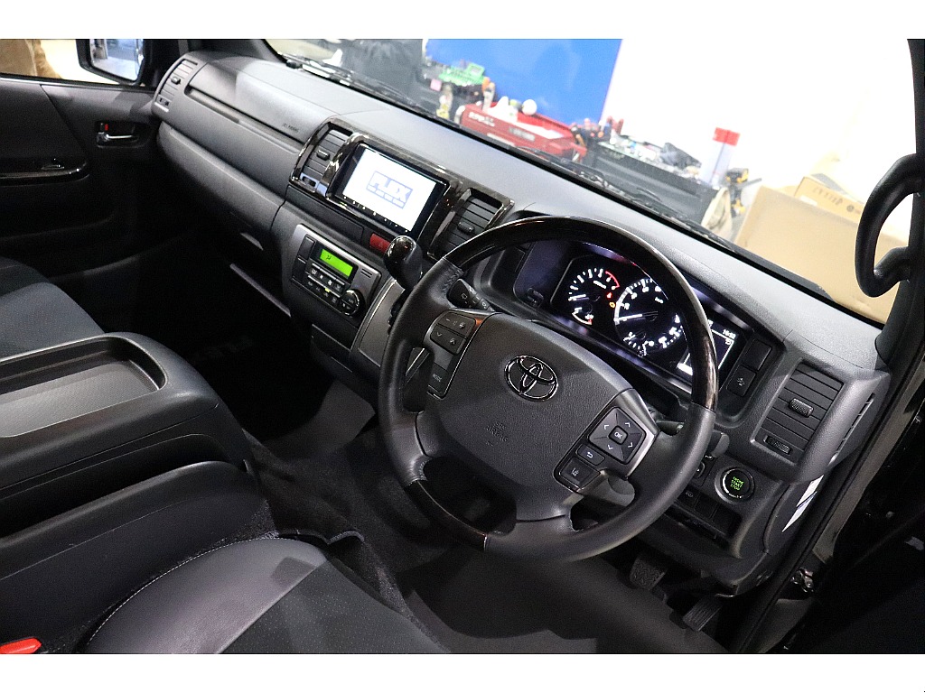 トヨタ ハイエースバン(13枚目)