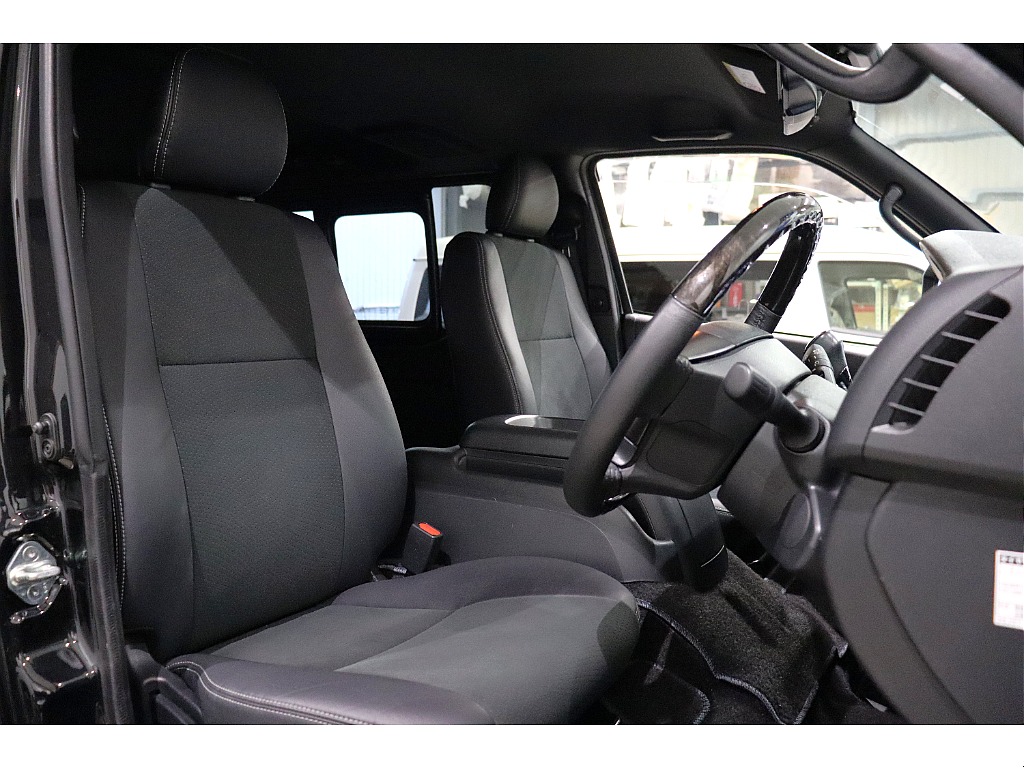 トヨタ ハイエースバン(14枚目)