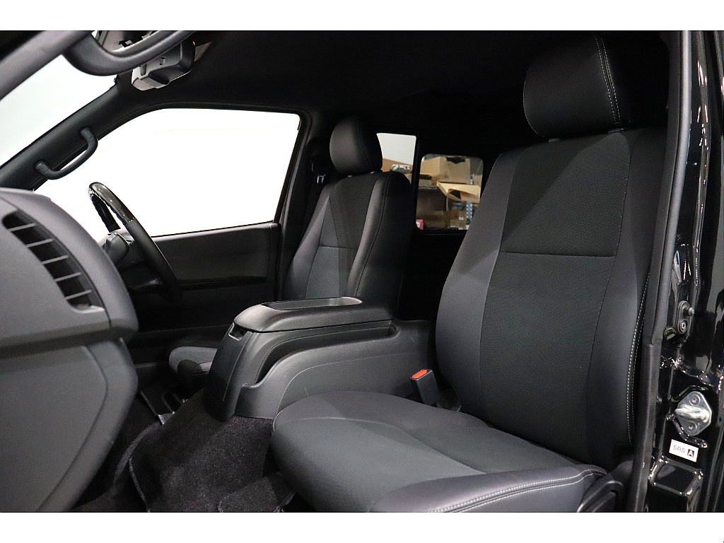 トヨタ ハイエースバン(16枚目)