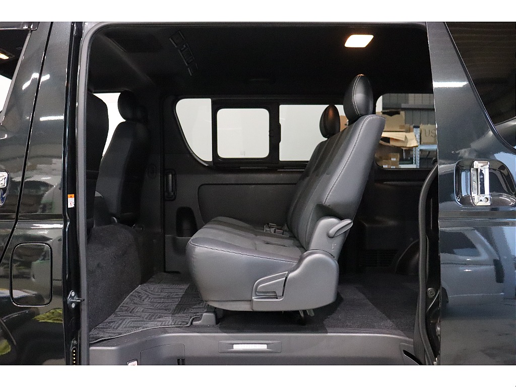 トヨタ ハイエースバン(18枚目)