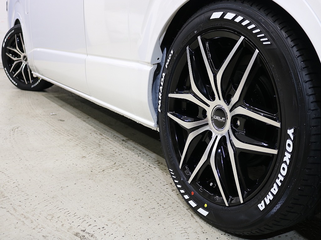 トヨタ ハイエース(4枚目)