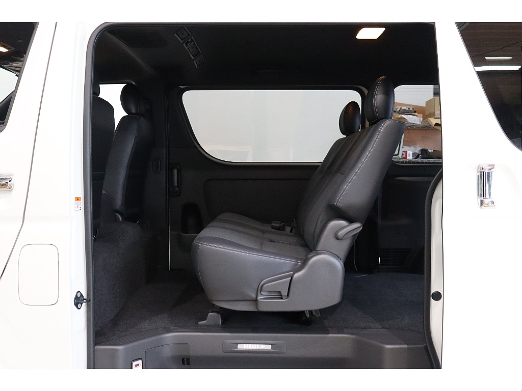 トヨタ ハイエースバン(18枚目)