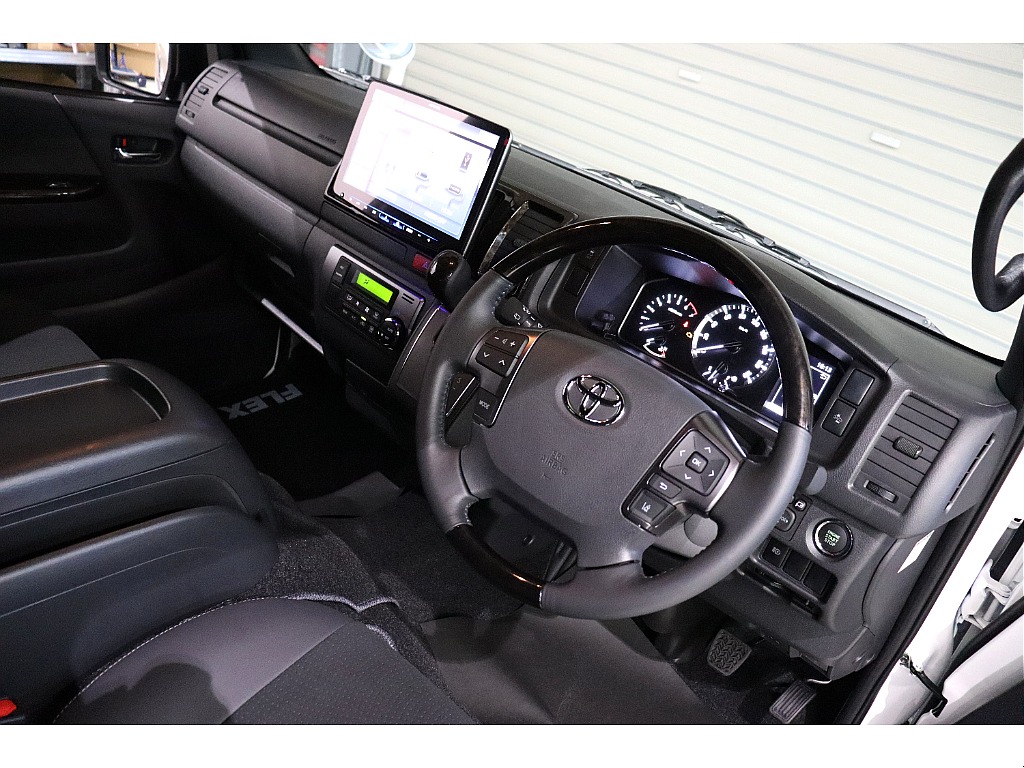 トヨタ ハイエースバン(13枚目)