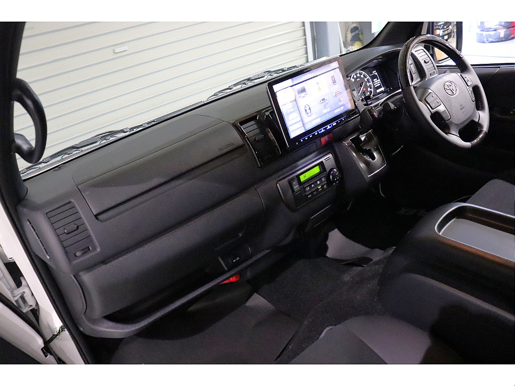 トヨタ ハイエースバン(15枚目)