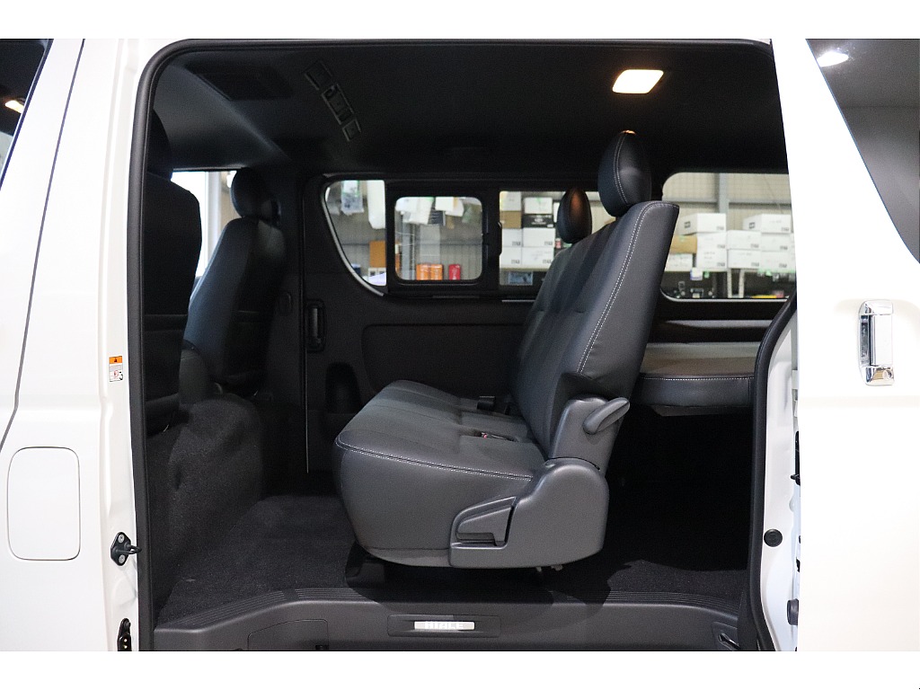 トヨタ ハイエースバン(18枚目)